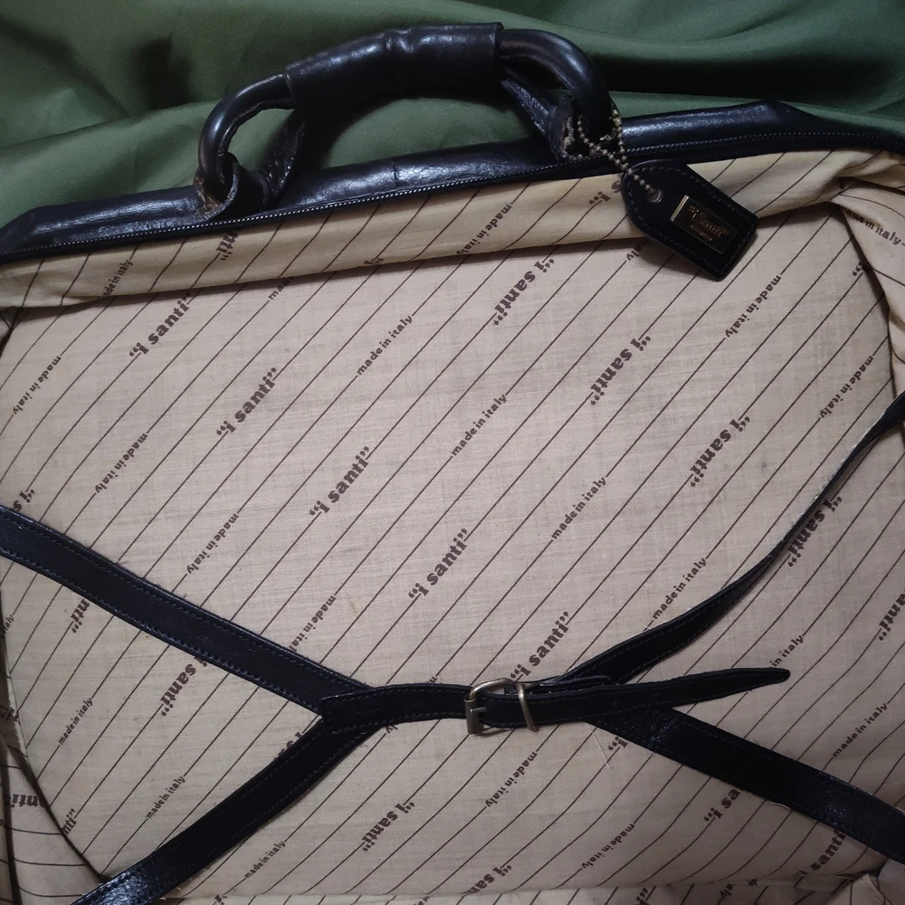 Elegant Black  🌿 Vintage Isanti Genuine Leather Briefcase